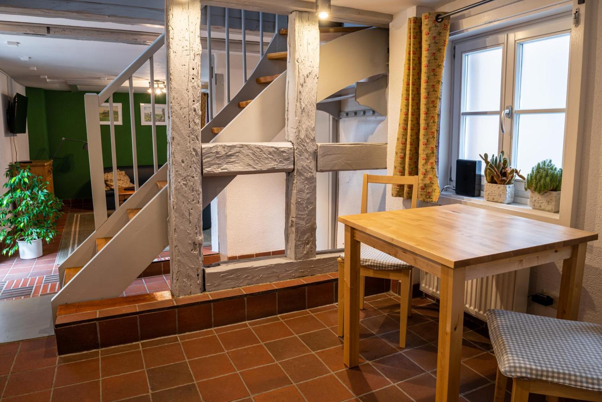 Fachwerkhotel - Ferienhaeuser Vorhof Zur Hoelle Кведлинбург Экстерьер фото