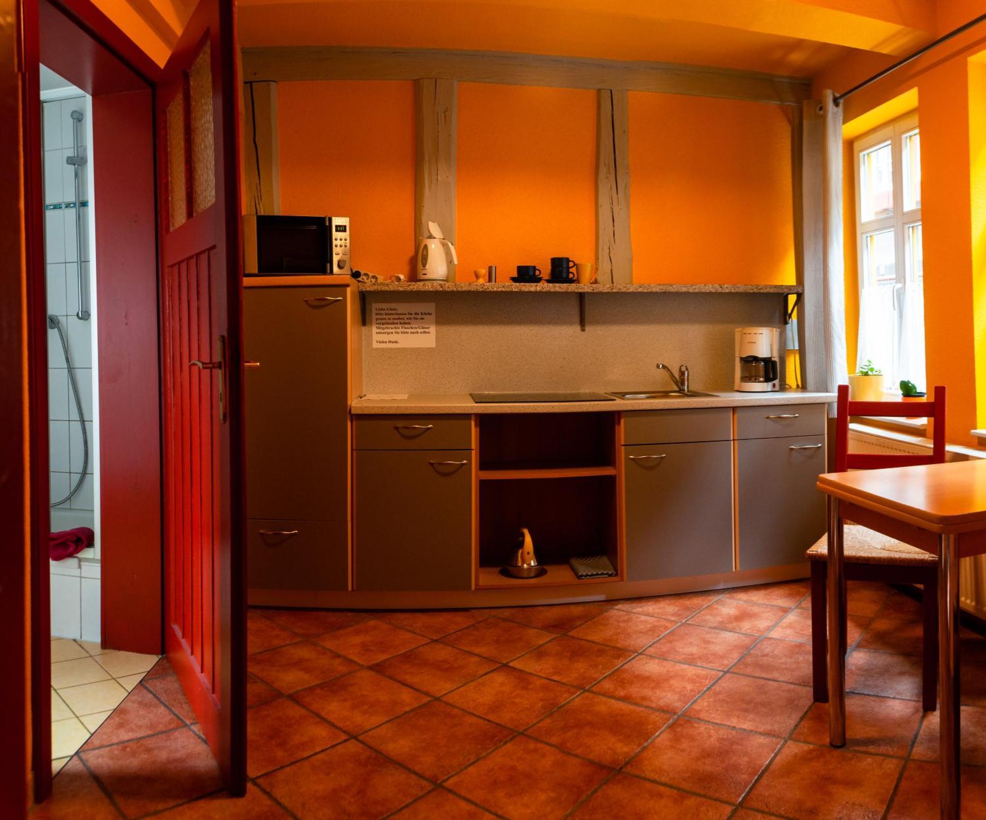 Fachwerkhotel - Ferienhaeuser Vorhof Zur Hoelle Кведлинбург Экстерьер фото